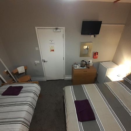 Caversham Lodge レディング 部屋 写真