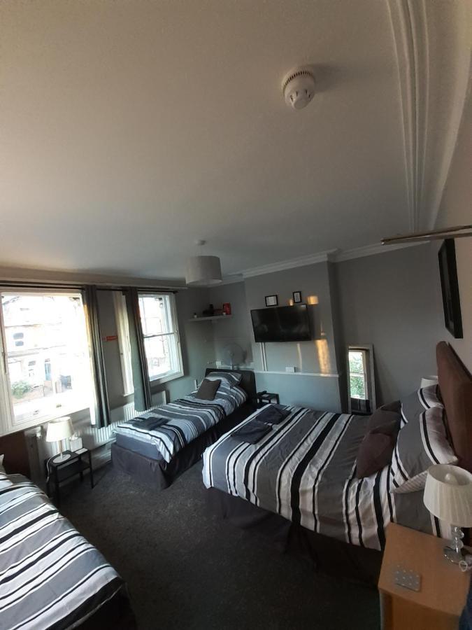 Caversham Lodge レディング エクステリア 写真