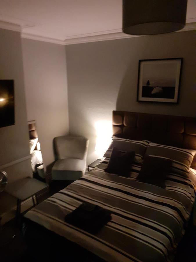 Caversham Lodge レディング エクステリア 写真