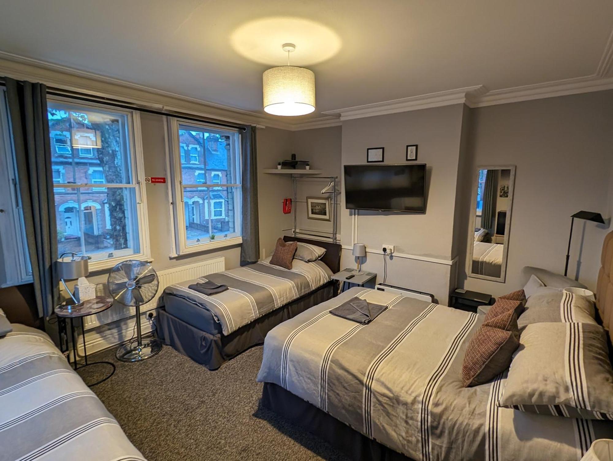 Caversham Lodge レディング エクステリア 写真